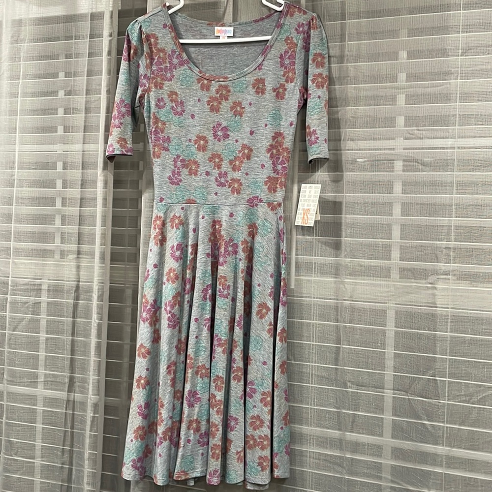 New LulaRoe Nicole dress. Grey cotton with floral print, size XS.